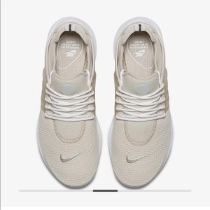 Tan/cream Nike presto